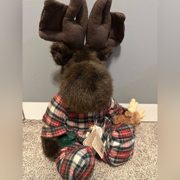 Boyds - Plush Moose with Plaid Pajamas - Picture 8 of 9